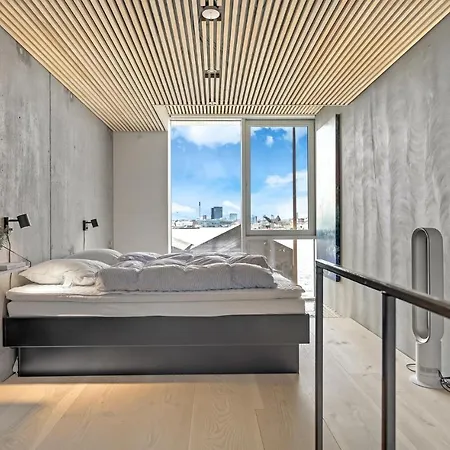 Stunning In C With Kitchen *